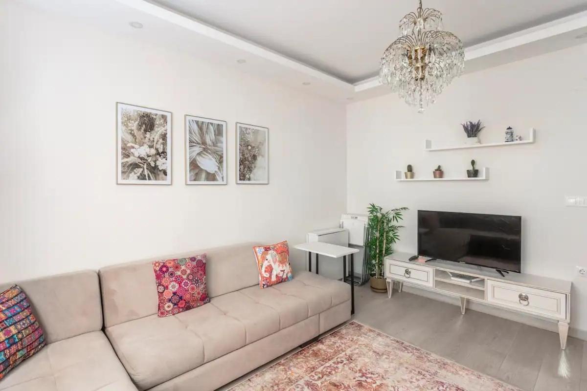 Istanbul'Un Merkezinde Cevahir Avm Karsisi 1+1 Yeni Ev エクステリア 写真